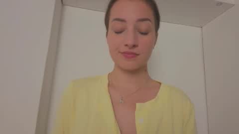 _annieone live stream