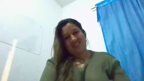 alahia_fox stream preview