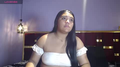 alice_glow_ stream preview