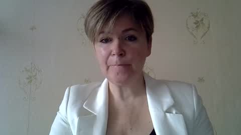 amyvalentine1 stream preview