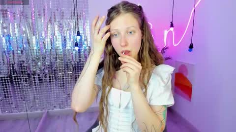 ariana_kin stream preview