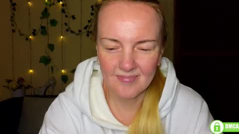 bella_hadatt stream preview