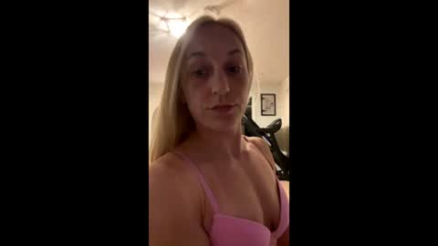 blondewithbongs stream preview