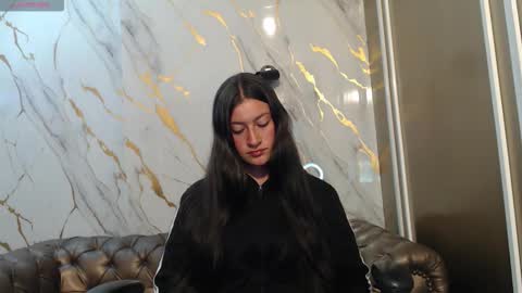 caritoluna_ stream preview