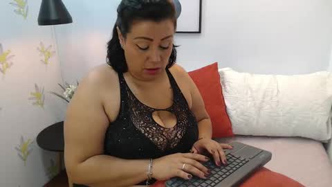 carolinemoretti stream preview