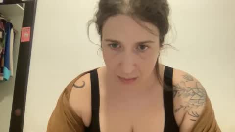 catgirl_blueyes stream preview