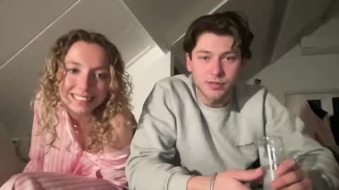 curiouscouple0110 live stream