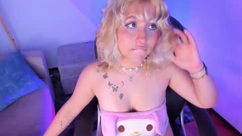 curly_gold stream preview