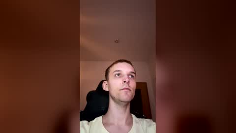 cuteguyy2001 stream preview