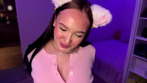 dreamalora stream preview