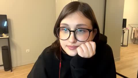 edelmirahyatte stream preview