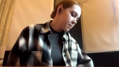 ellisderrow stream preview