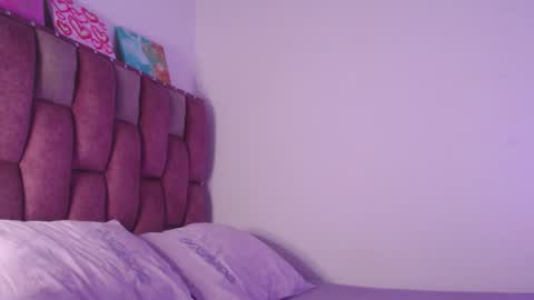 emily_w2 stream preview