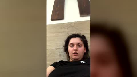 englishholly stream preview