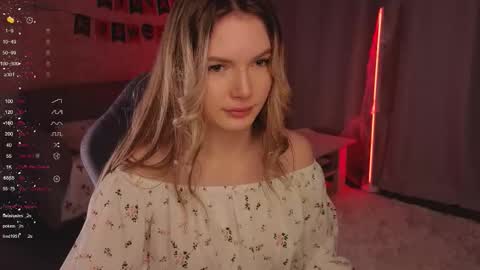 evilyn_next_door live stream