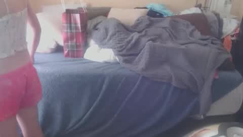 eyeswall0w stream preview