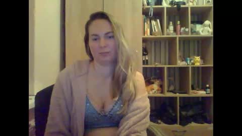 fox_cute87 stream preview