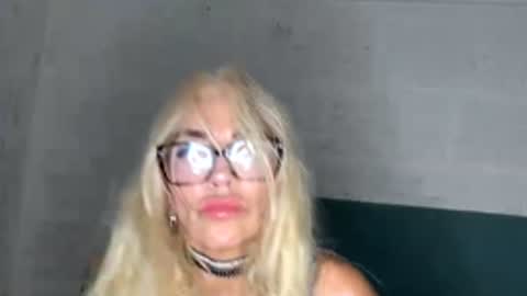 granny_antzellax1 stream preview