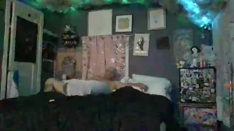 hotpocketzzz8583 live stream