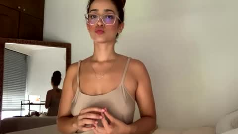 julianamont live stream