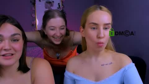 justcamila_ stream preview