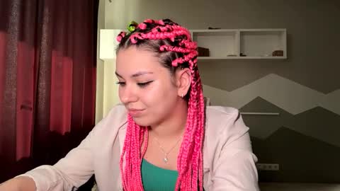 karisaeitniear stream preview