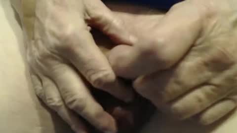 kneeder stream preview