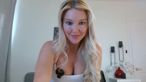 laurabentleyxxx stream preview