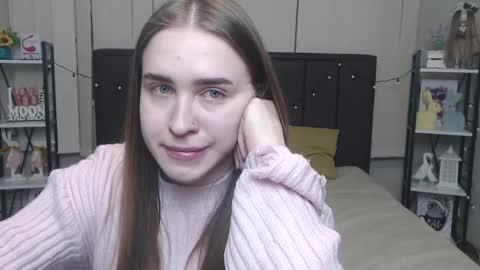 laurahlot stream preview