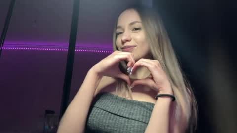 laveniafelten stream preview