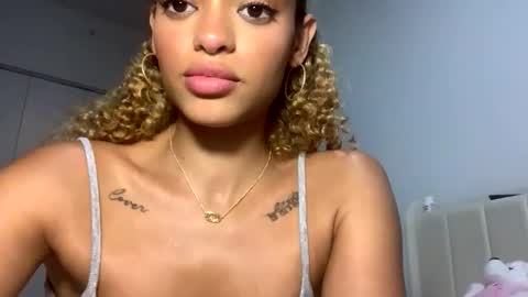 layla351338 stream preview