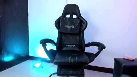 light_eyes_ stream preview