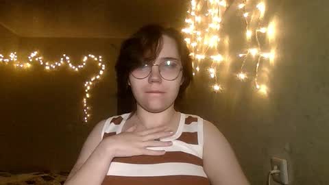 lily_violettt stream preview