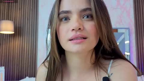 littleesara18 stream preview