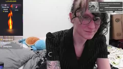 livolioyo stream preview