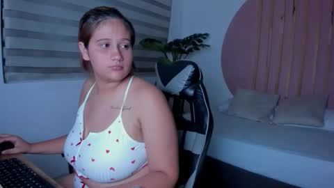 lola_millan stream preview