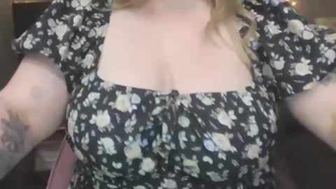 lolapeach222 live stream