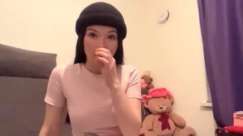 lucreciatout stream preview