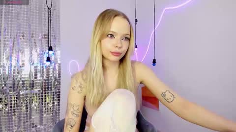 lucy__loy stream preview