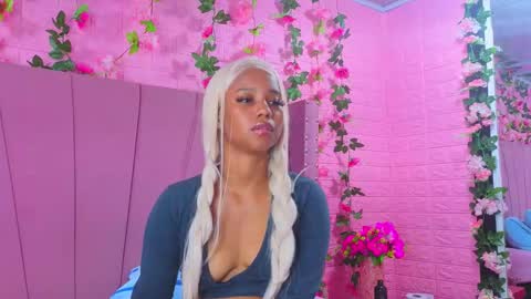 lunaa_brunettee stream preview