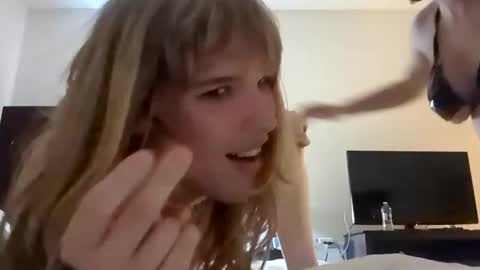 maeveartemis stream preview