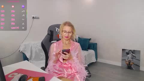 marysantamonika stream preview