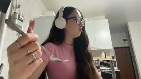 maxinebenzing stream preview