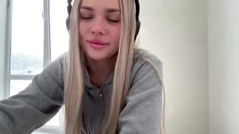 may_waves stream preview