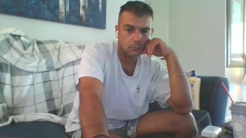 mercedes190d live stream