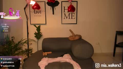 mia_walkerx3 stream preview