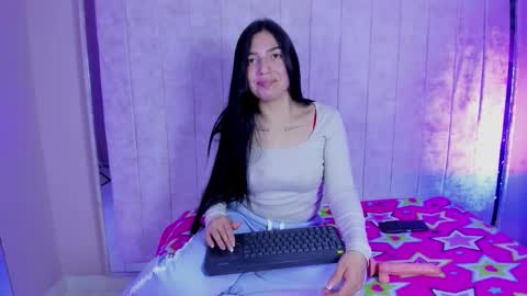 miahot8_ stream preview