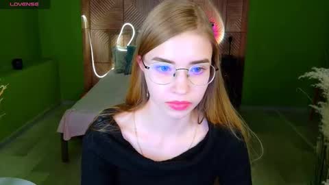 milenashy_ stream preview