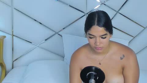 mora_slut stream preview