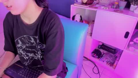 nami_white stream preview